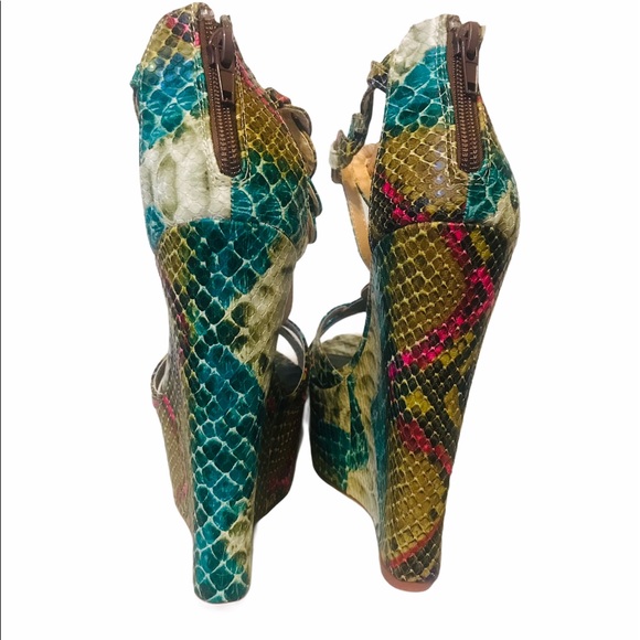 Multicolored Snakeskin print wedges - Picture 2 of 5